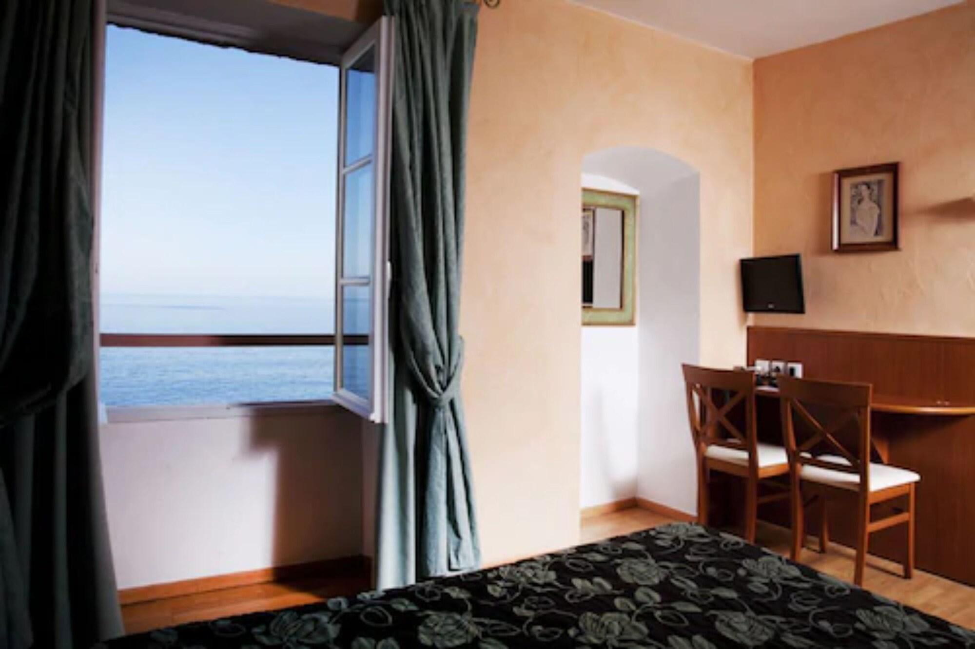 Hotel Posta Vecchia Бастия Экстерьер фото