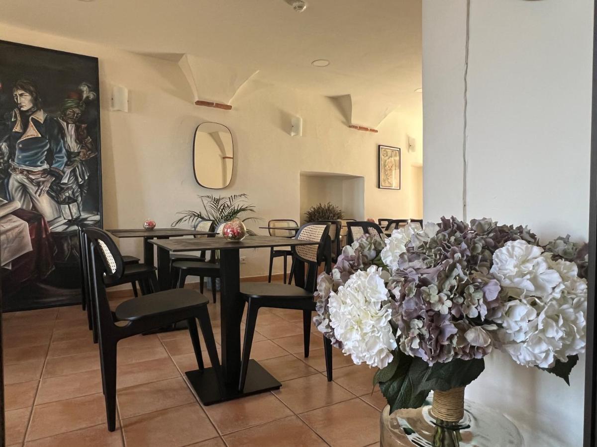 Hotel Posta Vecchia Бастия Экстерьер фото